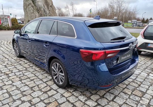 Toyota Avensis cena 62900 przebieg: 140672, rok produkcji 2017 z Jarocin małe 172